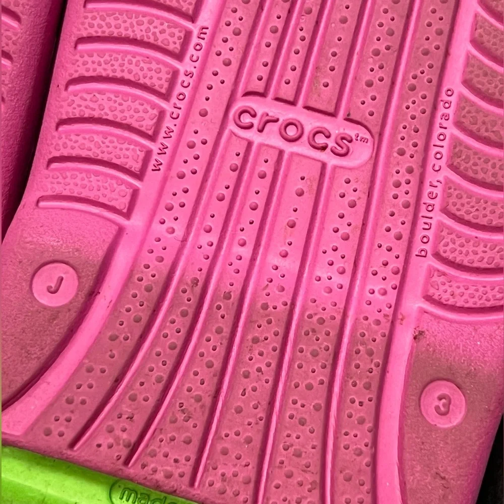 Crocs- Disney Slip on-‎ Youth, Size:J3, Pink/Green, Pre-Owned